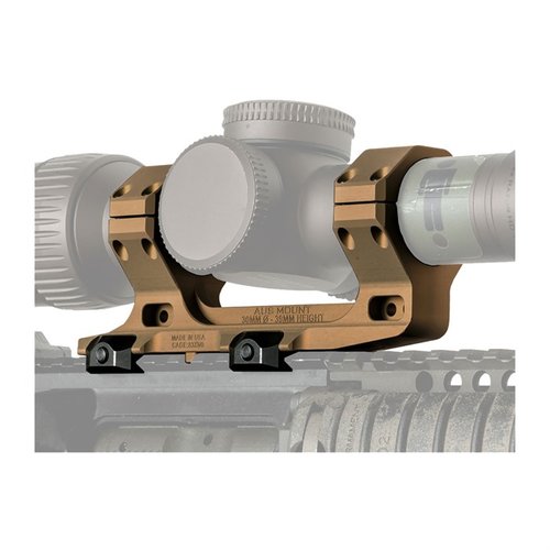 AUS Optic Mount från Reptilia är tillverkad av 7075-T6 aluminium, har en låg profil och fästs enkelt på M1913 Picatinny rail med en säker klämma.