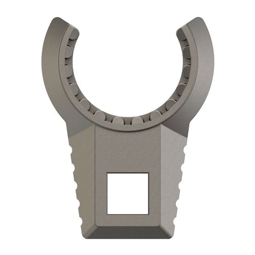MASTER-FIT DELTA-RING BARREL NUT WRENCH är en precisionsverktyg med titaniumbeläggning, designad för att passa mil-spec delta ring barrel nuts och säkerställer ett fast grepp.