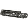 Tvådelade AR-15 Free Float M-Lok handskydd från Midwest Industries, lätta, stabila och med monolitisk toppskena för extra tillbehörsmontering.