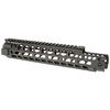 Tvådelade AR-15 Free Float M-Lok handskydd från Midwest Industries, lätta, stabila och med monolitisk toppskena för extra tillbehörsmontering.