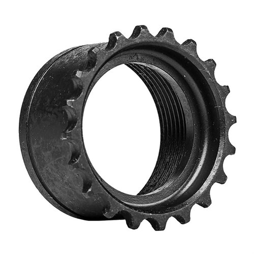Denna STANDARD BARREL NUT för AR-15 passar standard AR15 Upper Receivers, är tillverkad i USA, väger 1.2 oz och har en mil-spec phosphate beläggning.