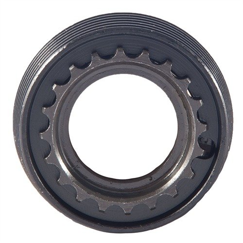 AR-15 Barrel Nut Assembly i stål, svart, erbjuder hållbarhet och pålitlighet för din AR-15. Perfekt passform och enkel installation för bästa prestanda.