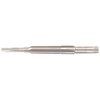 Clymer 7mm Remington Magnum Finish Reamer erbjuder högsta kvalitet och precision, tillverkad av M-7 High-Speed Steel för långvarig användning och tillförlitlighet.