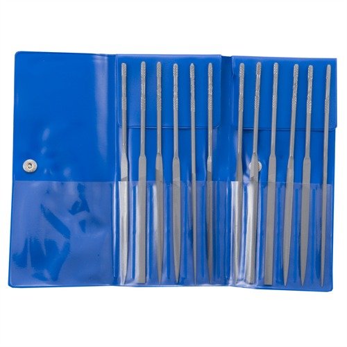FRIEDR. DICK GMBH:s Professional Gunsmith Needle File Set erbjuder 12 högkvalitativa filer med knurlade handtag för bättre grepp och en praktisk förvaring.