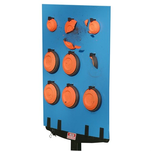 MTM Bird Board är perfekt för skytte med sina 18 lättanvända Clay Target Clips och en storlek på 17,5x23 tum, vilket gör den idealisk för träning.