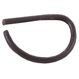 TRIGGER GUARD PIN SPRING från BENELLI U.S.A. passar flera modeller som R1, Centro/Sport och Super Black Eagle, vilket säkerställer pålitlig funktion och hållbarhet.