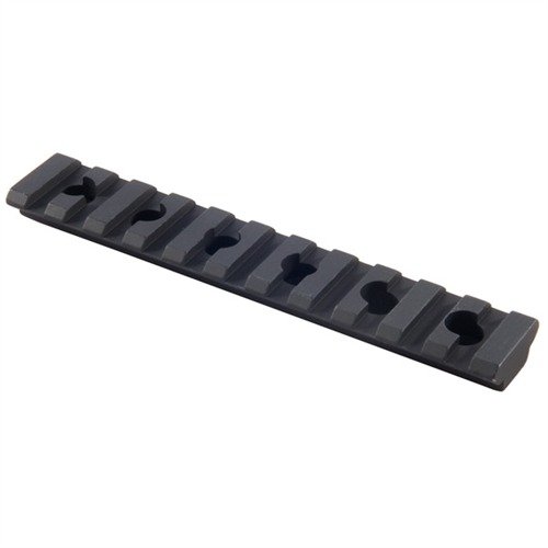 AR-15 PICATINNY UFIR rail i aluminium möjliggör snabb och enkel montering av tillbehör som lampor och vertikala grepp på din standardhandguard.