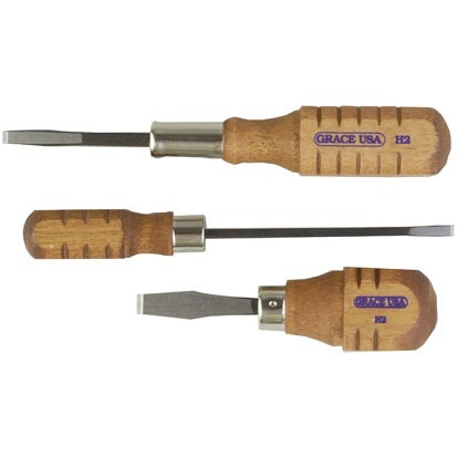 COLT SCREWDRIVER SET från GRACE USA är ett komplett set med förslipade skruvmejslar som passar specifika vapenapplikationer, inklusive en praktisk bärväska.