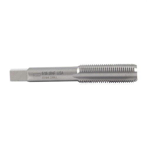 Triumph Twist Drill Co. Fractional Carbon Taps erbjuder hög precision och hållbarhet i threading, tillverkade av kolstål för enkel borttagning av trasiga fragment.
