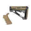 Hogue's 2-delade kit erbjuder en finger grooved beavertail gummigrepp och en justerbar buttstock för optimal komfort och stabilitet på din AR-15.