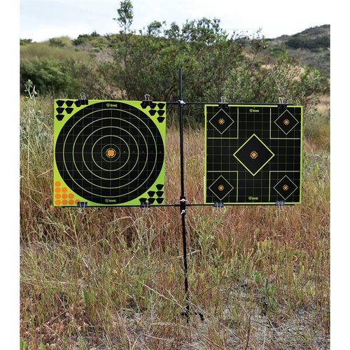 STEEL FRAME DOUBLE PAPER TARGET STAND har en robust 5/16" pulverlackerad stålram med tridentfot för stabilitet och en justerbar horisontell balk för olika pappersmål.