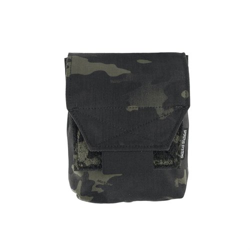 JSTA Pouch är en platsbesparande lösning med två fack för magasin och GP, snabböppning med Velcro, och passar på MOLLE och bälten.