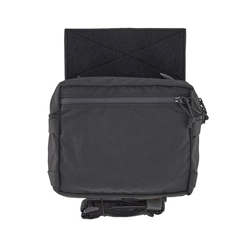 Lunchbox Pouch Mk2 är en mångsidig breaching pouch som enkelt fästs under Spiritus Systems LV/119 Plate Carrier, perfekt för att bära stora och skrymmande föremål.