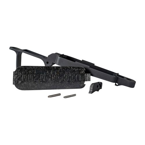 FFT SHORT ACTION CF BOTTOM METAL FLOOR PLATE ASSEMBLY från Christensen Arms erbjuder en elegant design med 6061 flygplansaluminium och kolfiber för viktbesparing.