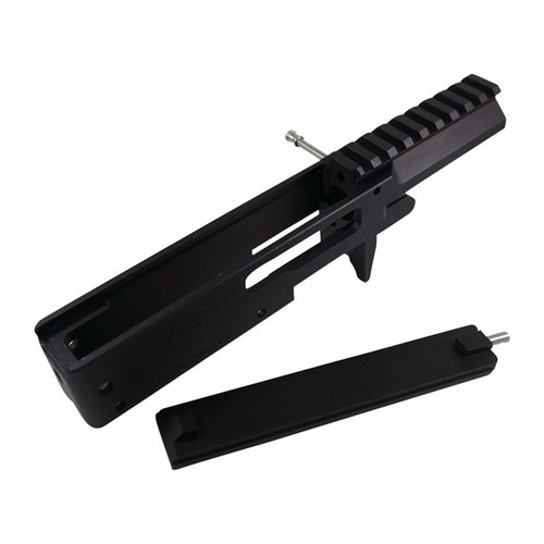 Byt ut din Ruger® 10/22® med OPENTOP 11/22 STRIPPED RECEIVER i CNC-maskinerad aluminium, svart anodiserad, med rostfria delar för enkel underhåll.