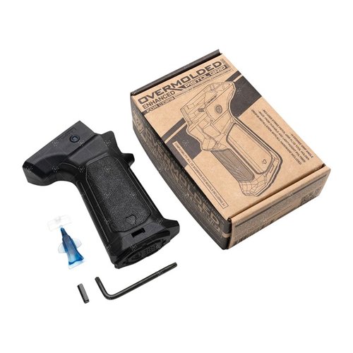 Strike Industries Overmolded Enhanced Pistol Grip förbättrar kontroll och komfort med gummiyta, 15-graders greppvinkel och plats för verktyg eller batteri.