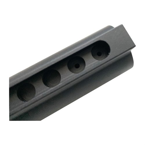 .308 AR RE5F är en 9-positioners receiver extension i 7075 aluminium, kompatibel med Vltor A5, designad för ergonomi och funktionalitet.