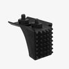 Magpul Barricade Stop ger stabilitet vid skytte med sin robusta polymerkonstruktion och utbytbara metallinsats för bättre kontakt på ojämna ytor.