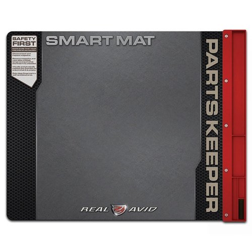 Upptäck HANDGUN SMART MAT från REAL AVID! 🛠️ Den perfekta rengöringsmattan för handeldvapen, oljebeständig och med inbyggd delbricka.