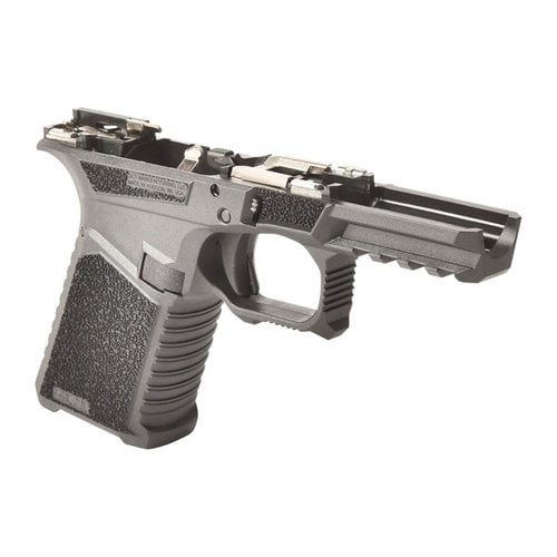 SCT 19-ramen erbjuder en aggressiv grepptextur, flarad magwell, Picatinny rail och är kompatibel med Glock® Gen 1-3 delar för överlägsen ergonomi.