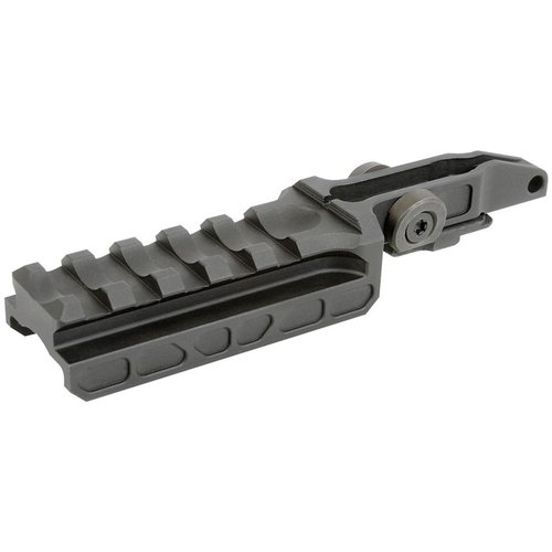 AK ALPHA MINI DOT MOUNT PICATINNY möjliggör montering av rödpunktsikte på AK47/AK74 utan permanent modifiering, med inbyggd järnsikte för 1/3 cowitness.
