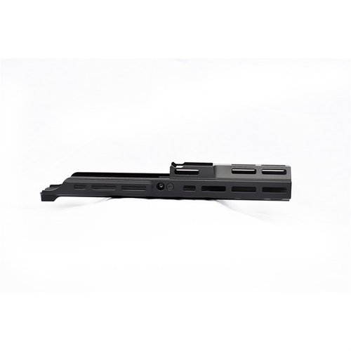 SCAR MREX MARK II M-LOK handguards erbjuder M-LOK fästen, är tillverkade av 6061-T6 aluminium och är 100% tillverkade i USA, idealiska för FN SCAR MK17.