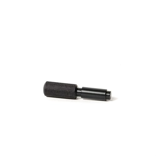 KDG Enhanced Stribog Charging Handle är stor, svart och greppvänlig, med en robust design för snabb och enkel boltmanipulation utan att fastna.
