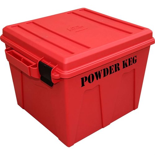 MTM:s Powder Keg är en robust behållare i röd polypropylen som säkert lagrar och organiserar reloading powder, med plats för flera behållare och enkel transport.