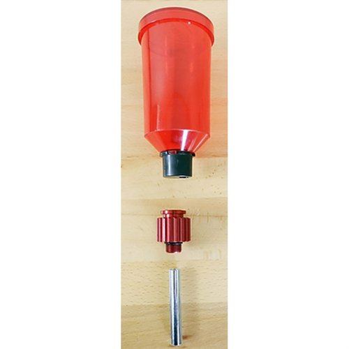 Deluxe Auto-Drum Update Kit från LEE PRECISION har en röd anodiserad swivel adapter som ger bättre grepp, höjer mätaren för långa dies och eliminerar riser.