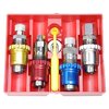 Lee Handgun Breech Lock Carbide 4-Die Set erbjuder Carbide Full Length Sizing Die, Bullet Seating Die, och Factory Crimp Dies, komplett med Smart Lock bushings.