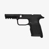EHG SG9 gripram för SIG Sauer P320 Compact erbjuder ergonomisk design, fläxad magasinbrunn, Picatinny rail och Magpul Magazine Release för vänsterhänta.