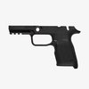 Magpul EHG SG9 greppram för SIG P320 med manuell säkerhet, ergonomisk design, fläktad magasinbrunn, Picatinny rail och reversibel magasinutlösare.