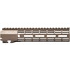 ATLAS R-ONE M-LOK handguard är lätt, hållbar och har en slimmad profil med en effektiv ATLAS fästanordning, perfekt för din AR-15 bygg.