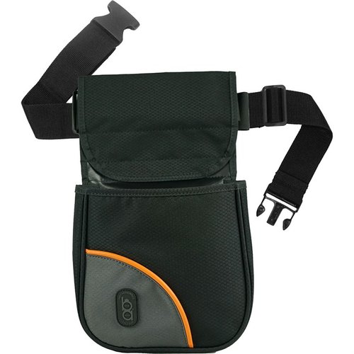BOB ALLEN CLUB SERIES DIVIDED SHELL POUCH MED BELT är tillverkad av slitstark Ripstop Nylon, har två fack för hagelpatroner och en justerbar 2" webbrem.