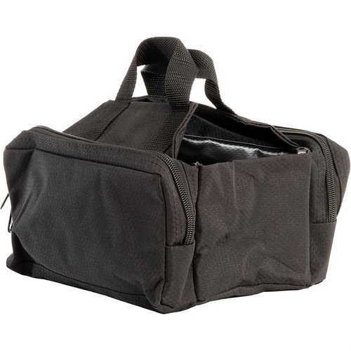 BOB ALLEN TEAM SERIES fyra-box shell carrier är tillverkad i ripstop nylon, rymmer upp till fyra lådor med hagelpatroner och har två fickor med dragkedja.