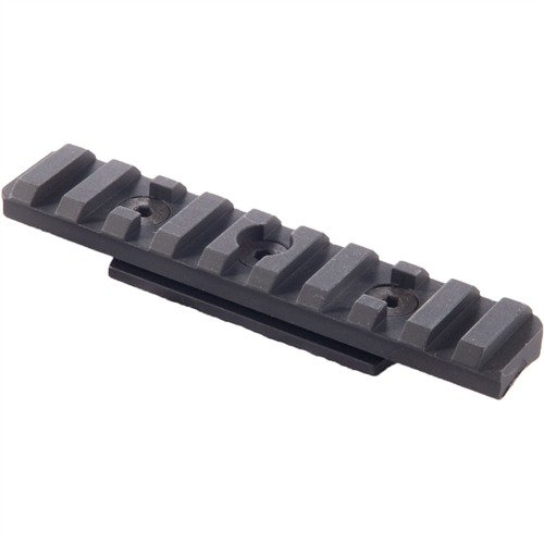 Modulär AR-15 Picatinny rail i aluminium som ger maximal flexibilitet för att anpassa tillbehör och sling swivels på taktiska gevär för varje uppdrag.