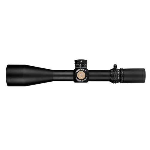 Nightforce ATACR 7-35x56mm F1 erbjuder en bred synfält, precisionsretikel, över 90% ljustransmission och snabb justering för både nära och långdistansmål.
