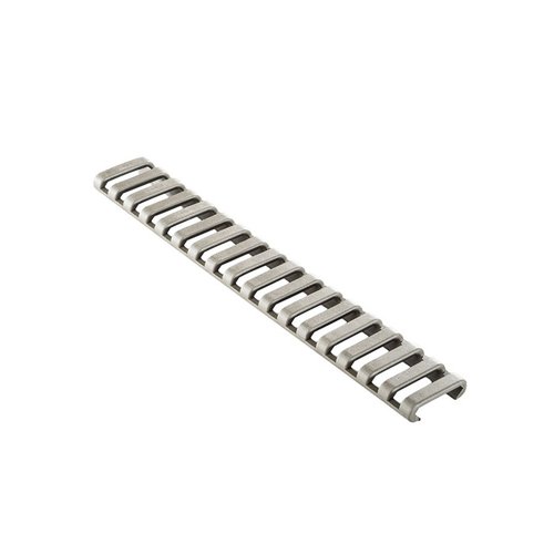 18-SLOT LOWPRO LADDER RAIL COVER ger ett bekvämt, halkfritt grepp för bättre vapenkontroll och skyddar både rails och händer under transport.
