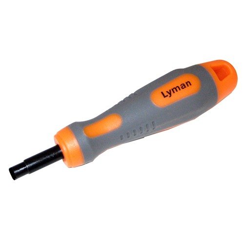 Lymans Primer Pocket Cleaners rengör effektivt rester av använda primers från botten av dina primer pockets med bara några snurr på handtaget. Finns för stora och små patroner.