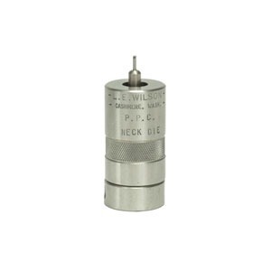 L.E. WILSONs STAINLESS NECK SIZING DIES ger användaren kontroll över hylssnöring med utbytbara bushings, förbättrar koncentriskhet och förlänger mässingsliv.
