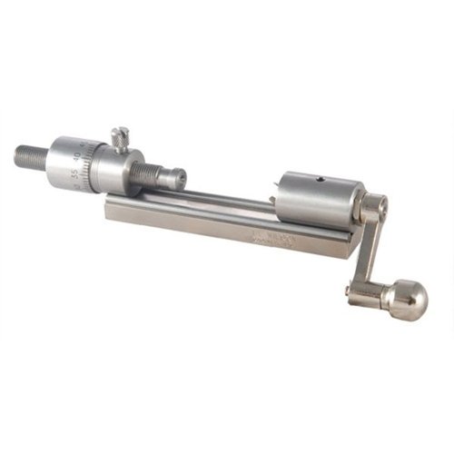 L.E. Wilson Stainless Steel Micrometer Case Trimmer gör snabba trimjusteringar i .001"-intervall möjliga och erbjuder perfekt justering utan piloter.