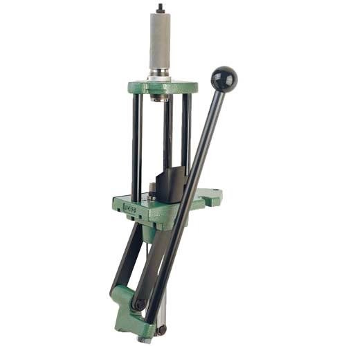 AMMOMASTER-2 RELOADING PRESS från RCBS erbjuder hög precision och effektivitet för omladdning av ammunition, perfekt för både nybörjare och erfarna skyttar.