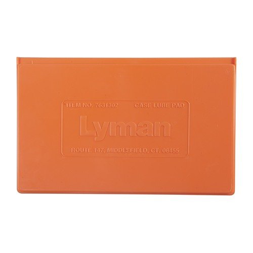 Lyman Case Lube Kit gör det enkelt att smörja och rengöra hylsor före omladdning med en stor smörjpad, ergonomiskt handtag och utbytbara borstar.