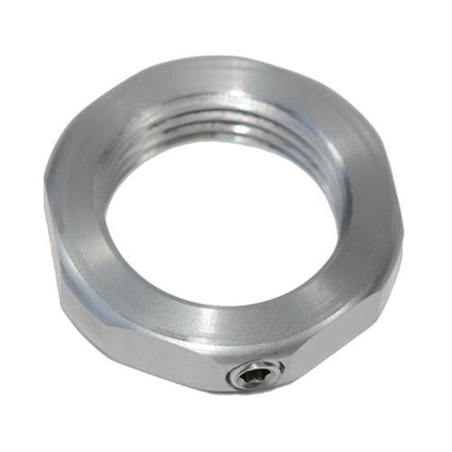 Den rostfria låsmuttern med set screw från L.E. Wilson låser dina reloading dies på plats, vilket gör det enkelt att ta bort och återinsätta dem utan justering.