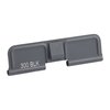 Wilson Combat AR-15 Ejection Port Covers gör det enkelt att identifiera överdelar av olika kalibrar. Med Black Armor-Tuff®-finish och kaliber efter val.