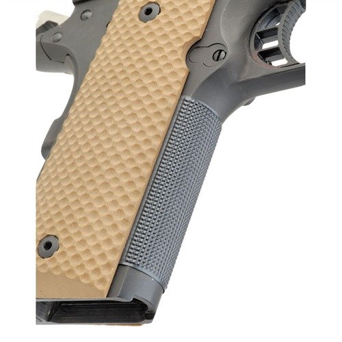 Lägg till ett säkert grepp med Wilson Checkered Front Strap till din 1911 Auto på några minuter, utan filande eller modifieringar.